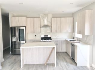 1348 Carmona Ave, Los Angeles, CA 90019