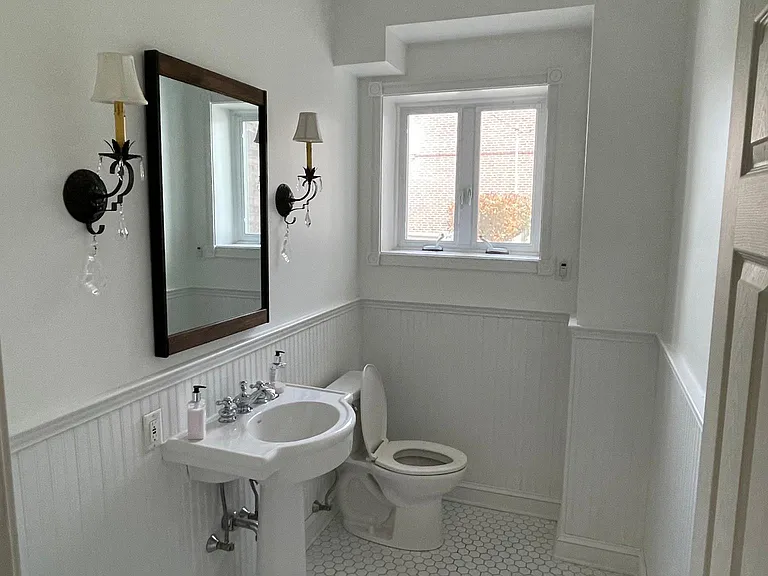 1519 W 14th St #7 — Photo 6