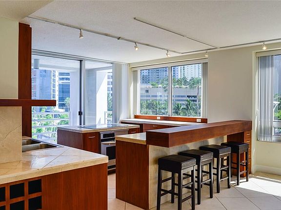2nd image of 1541 Brickell Ave APT 405