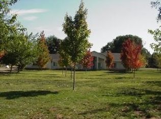 19191 W Niles Ln, Redding, CA 96002