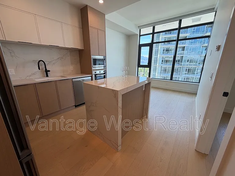 3700 Capozzi Rd #901 — Photo 1