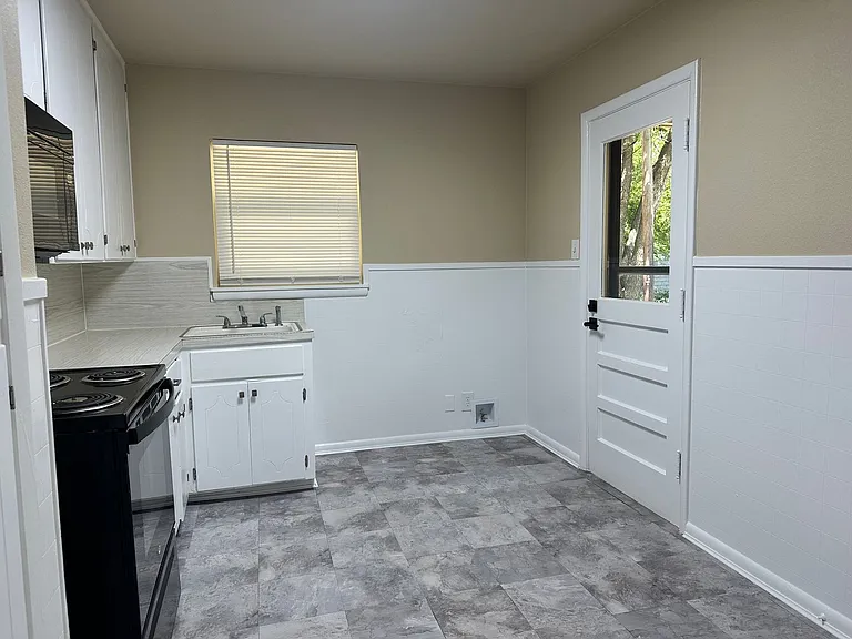 1234 S Brazos St — Photo 5