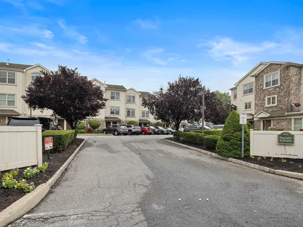 1625 Paterson Plank Road image 1 of 12