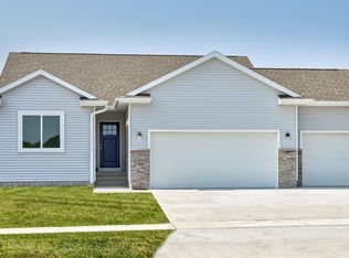 607 Dotson Dr, Ames, IA 50014