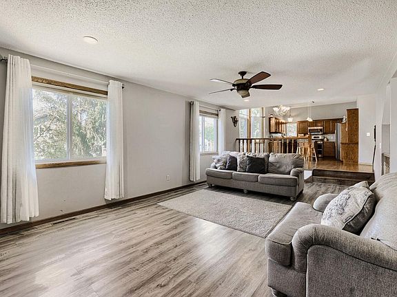 5th image of 14233 Cobbler Ave