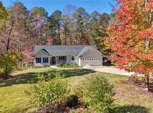 113 Cane Creek Harbor Rd, Seneca, SC 29672