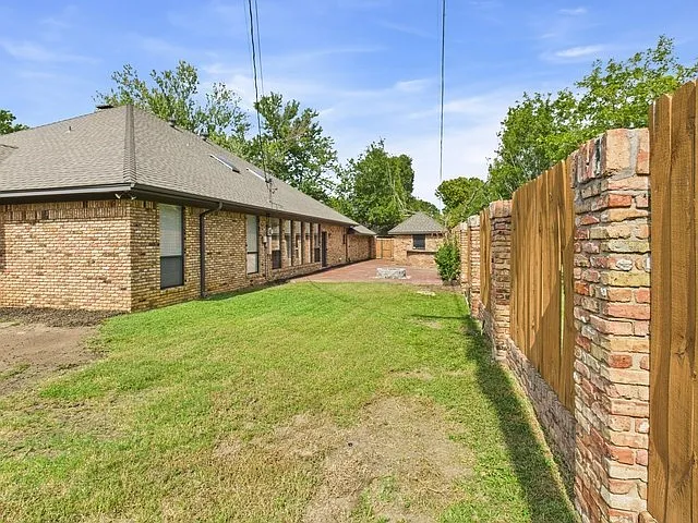1178 Oval Dr — Photo 44