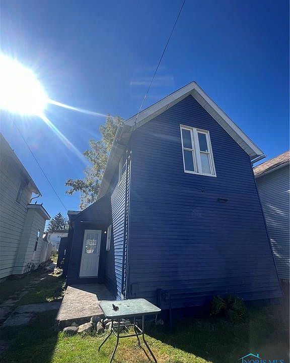 2nd image of 249 W North St