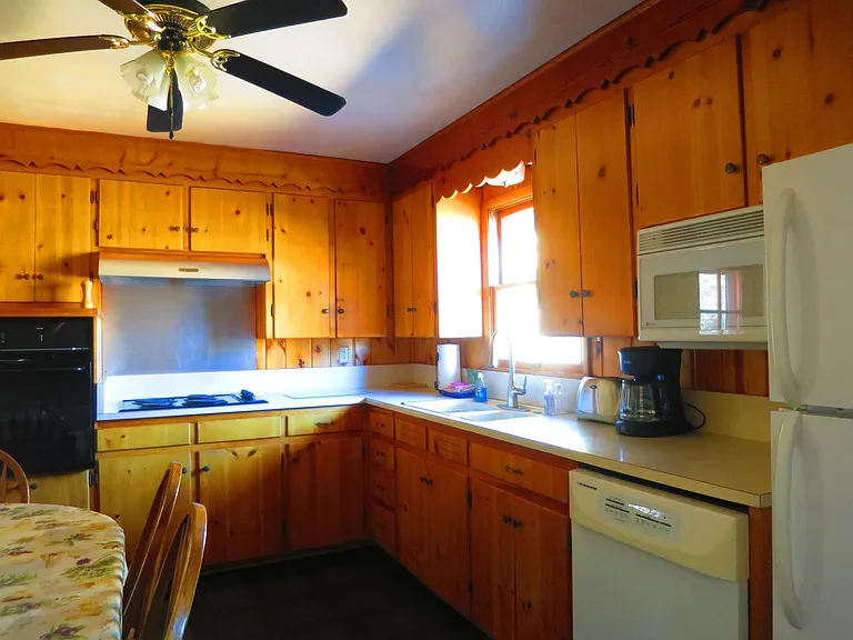 9885 Fountain Rd — Photo 15