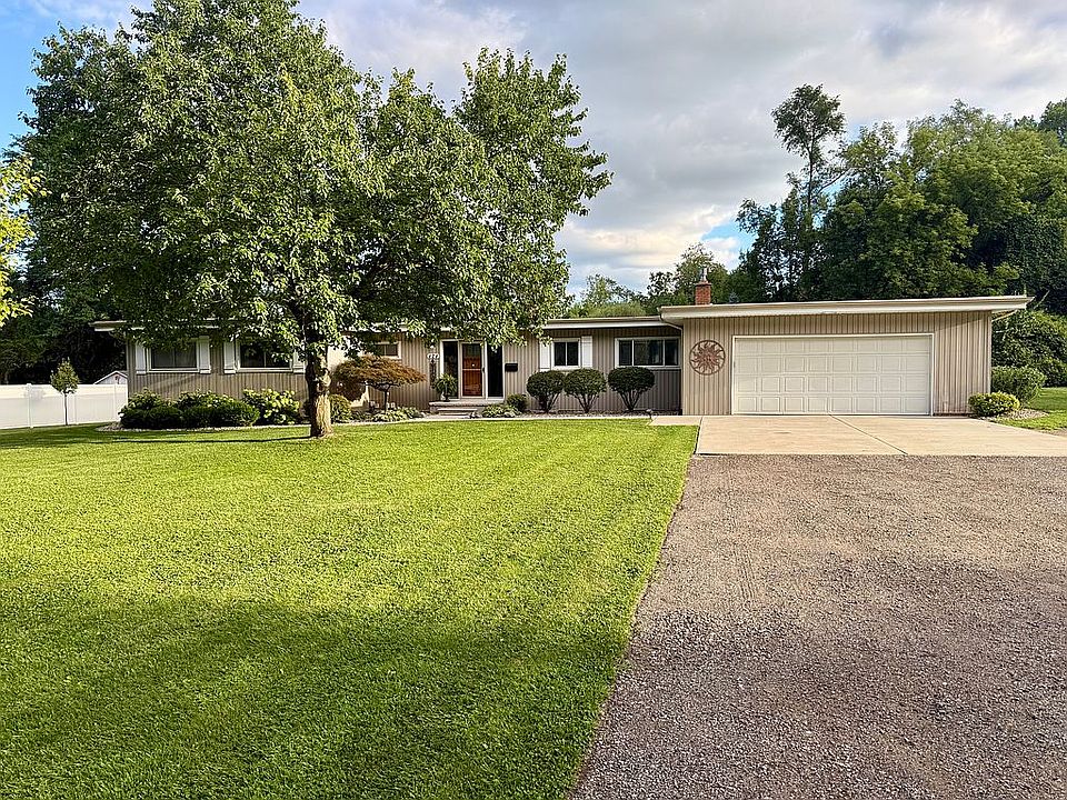 1st image of 424 Rust Park Dr