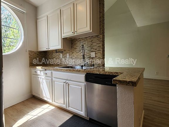 5th image of 14625 Dickens St APT 201