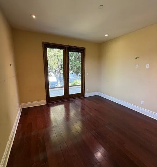 1126 Yale St — Photo 11