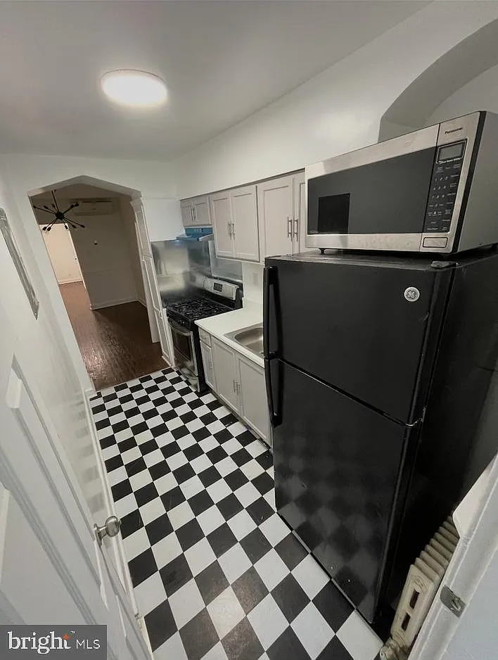 3 bed, 3108 sqft, $2,500 — Photo 3