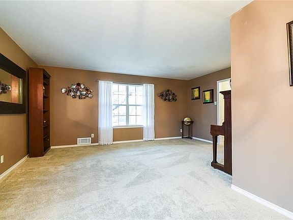 5th image of 1214 Mayfield Ave