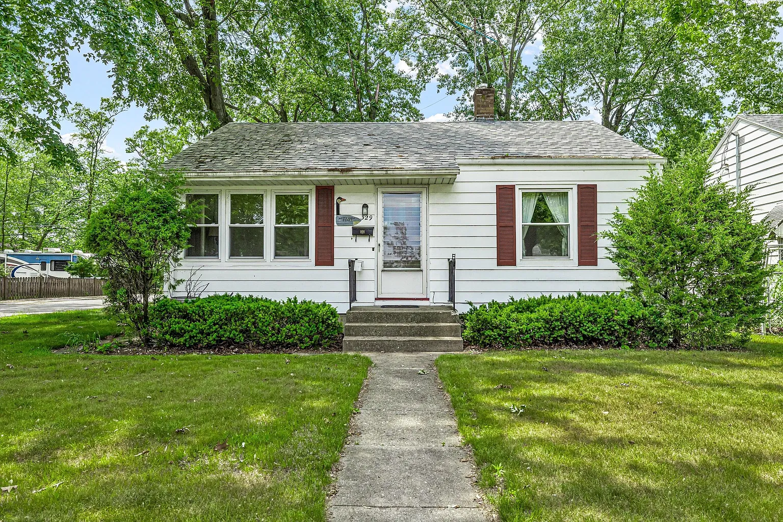 329 Jackson St photo 1