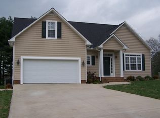 1241 Crescent Dr, Cookeville, TN 38501