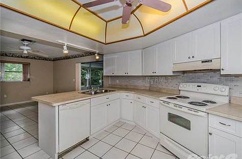2nd image of 1423 Garden Ave