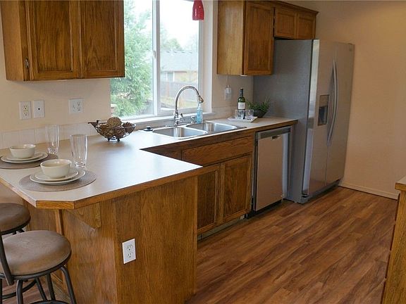 5th image of 1207 185th St E