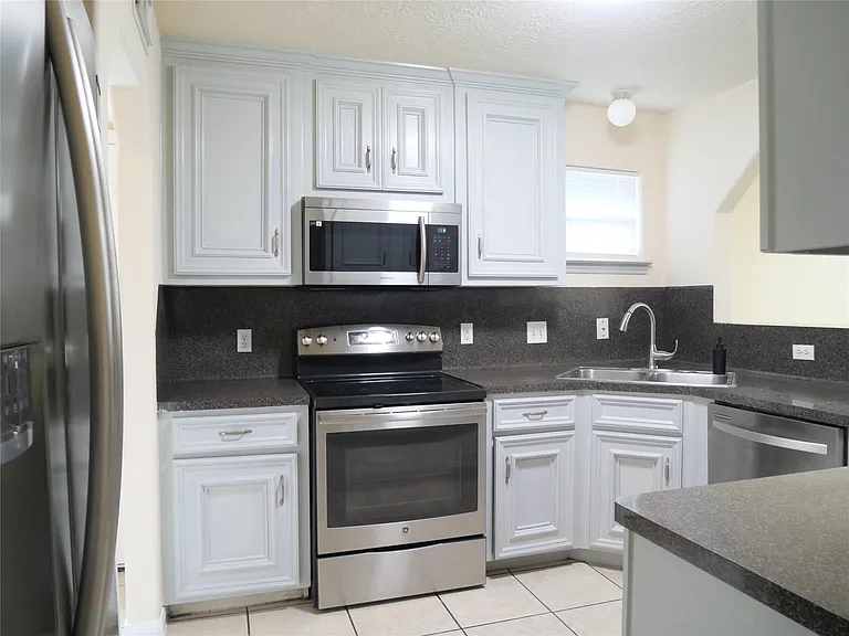 6603 Schambray St — Photo 23
