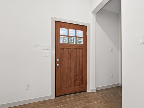 4th image of 25136 Armagh Rd