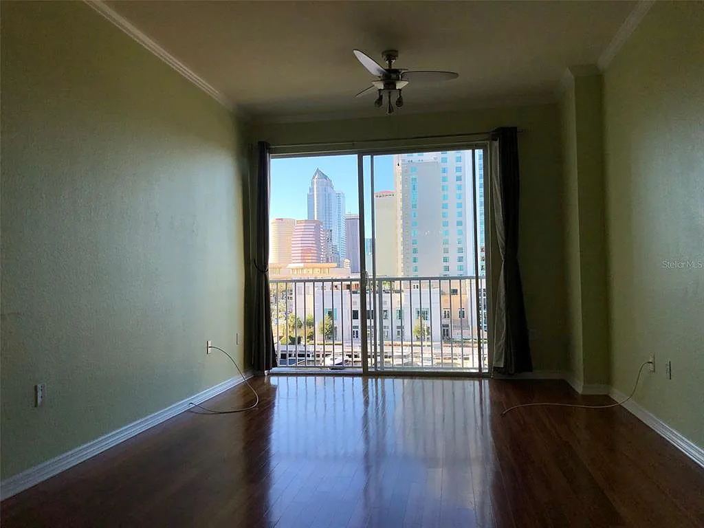 2 bed, 2.0 bath, 1168 sqft, $3,800 — Photo 4