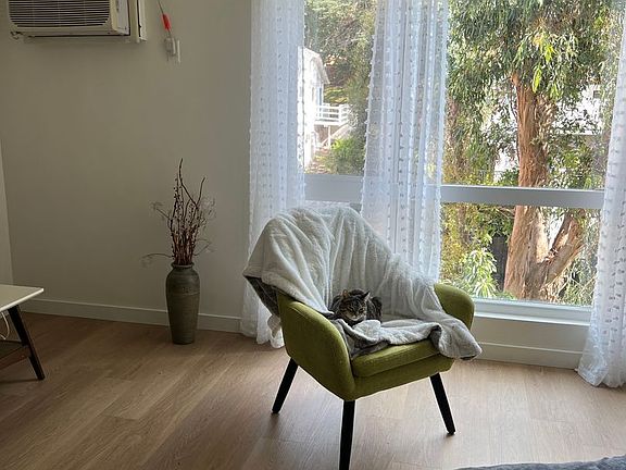 4th image of 2135 Ivar Ave #4