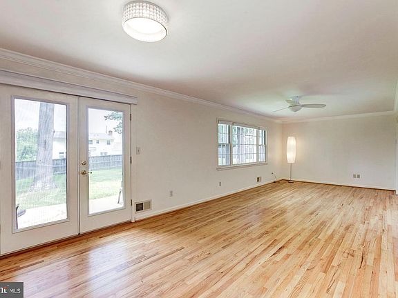 5th image of 8605 Camille Dr