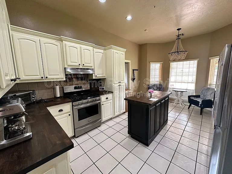 1440 W Agate Way — Photo 6