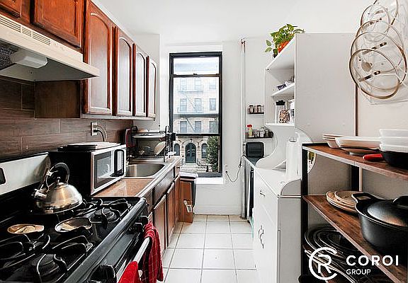 5th image of 77 Halsey St #3