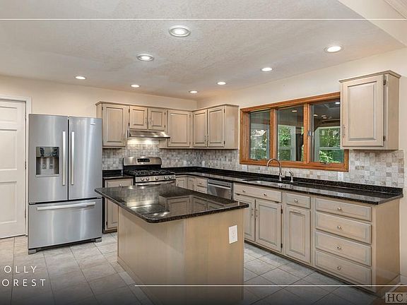 4th image of 258 Holly Forest Court