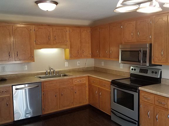 5th image of 381 Sandlewood Dr