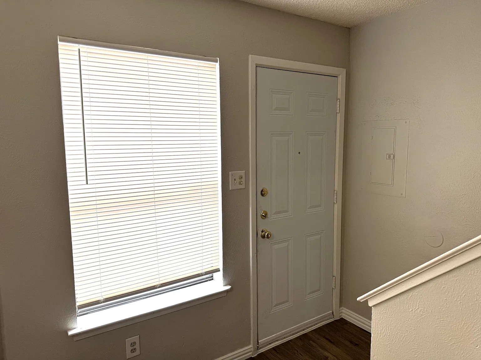 2 bed, 2.5 bath, 1102 sqft, $1,250 — Photo 3