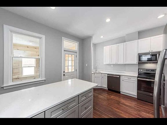 3rd image of 1638 Greenway Ave #38