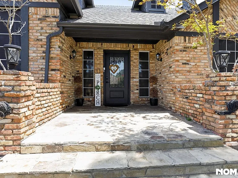 2926 Apple Valley Dr — Photo 5