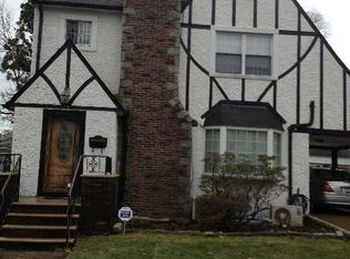 24 Nassau Rd, Great Neck, NY 11021