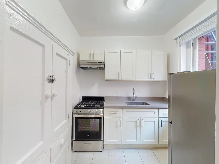 925 Geary Street — Photo 6