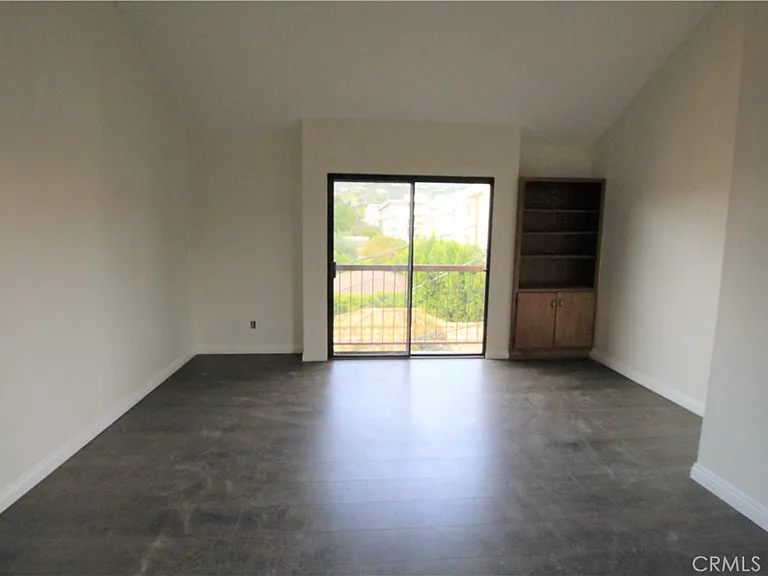 415 W Stocker St #307 — Photo 4