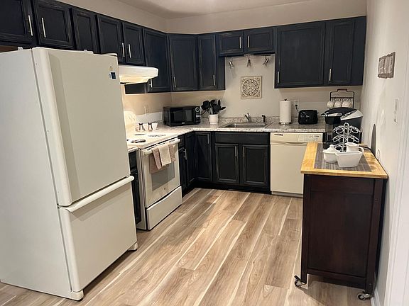 4th image of 501 Walnut Ave SE #0
