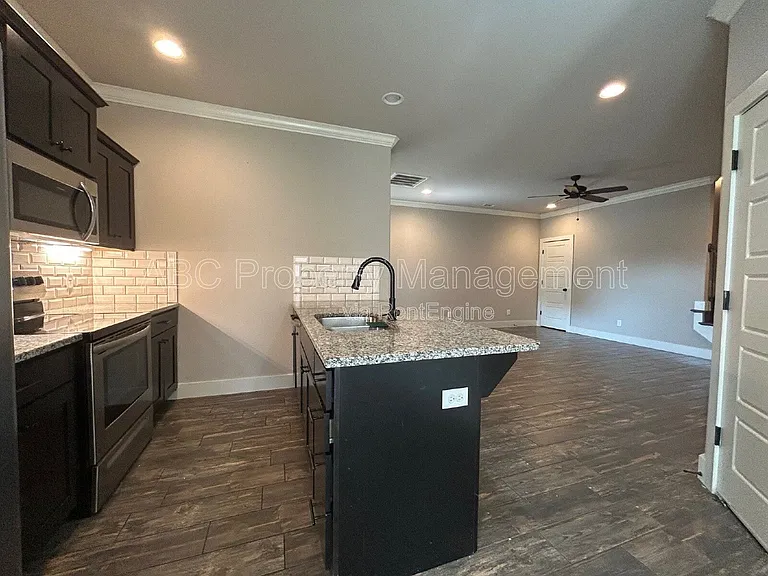 3101 Warberry Ave — Photo 6
