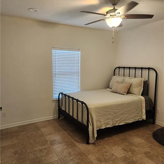 810 N 2 1/2 St — Photo 9