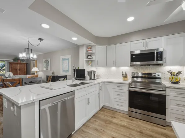 6121 Pointe Regal Circle #301, Delray Beach, FL 33484