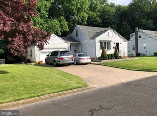 92 Penn Ln, Fallsington, PA 19054