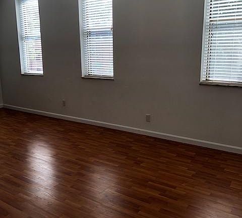 4th image of 502 City Park Ave