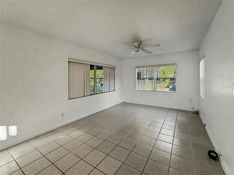 612 Kensington St — Photo 3