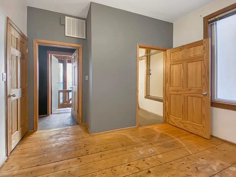 1003 N Wolcott Ave #2R — Photo 8
