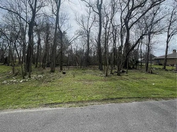 62 N Kelly Ln, Westwego, LA 70094