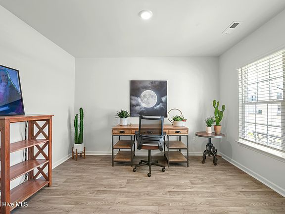 4th image of 1176 Fowler Drive