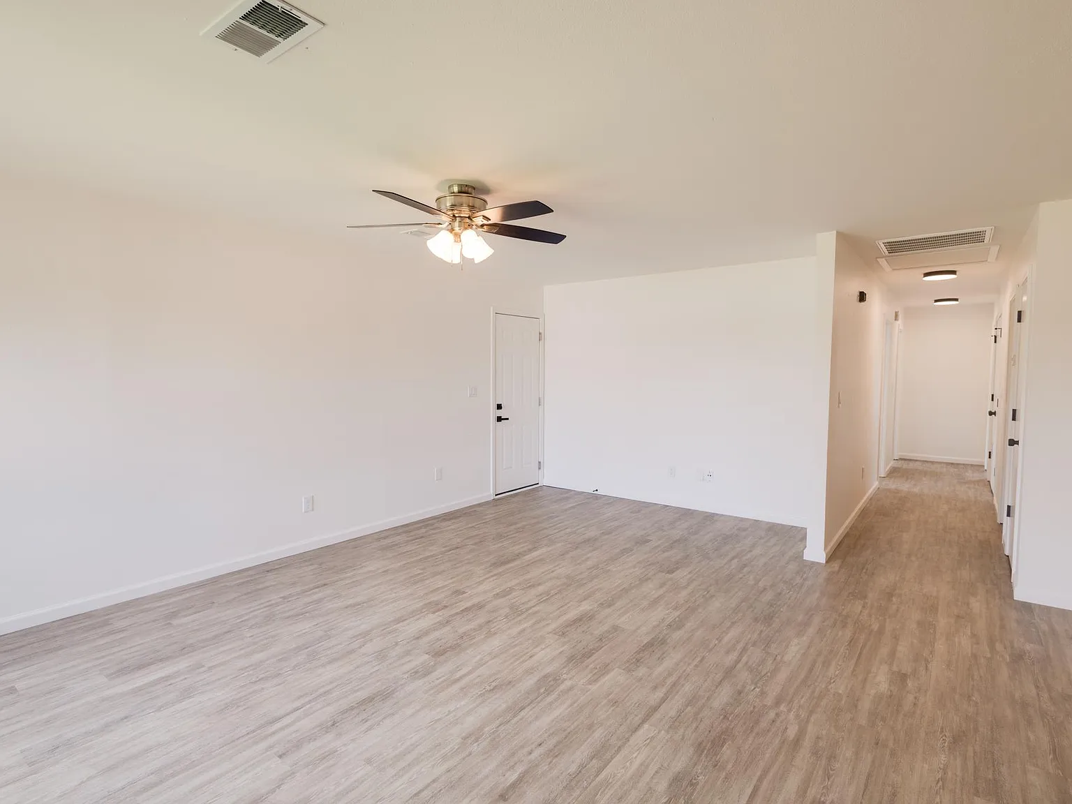 3 bed, 1215 sqft, $1,545 — Photo 3