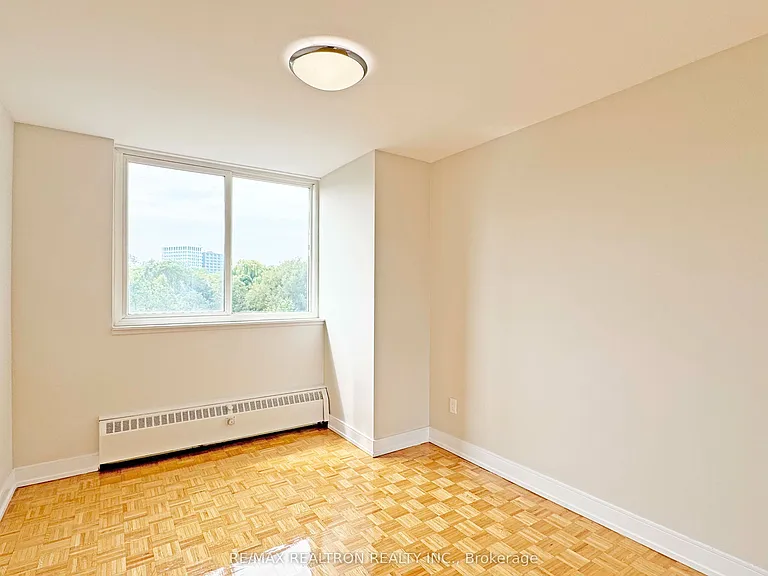 10 Shallmar Blvd #607 — Photo 13