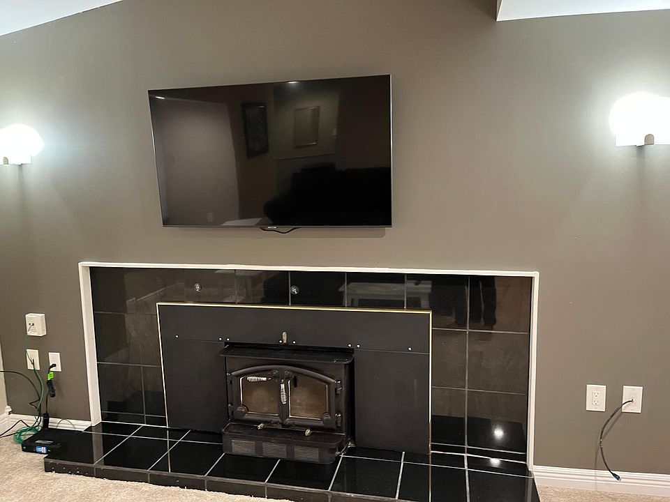 Living Room with 55 inch TV